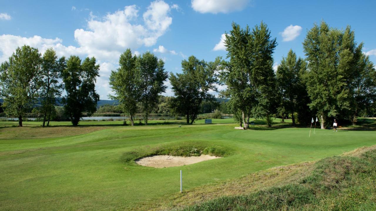 Apartman Greenbay Golf Trencin Bagian luar foto